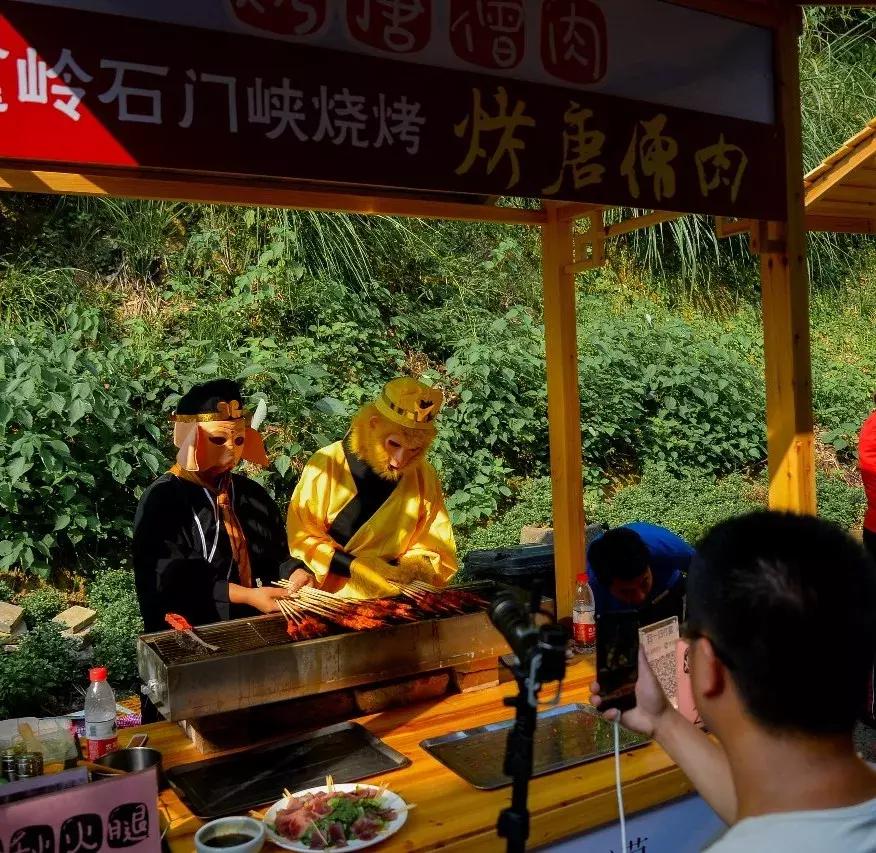 第五届中国篁岭晒秋（美食）节开幕，用美味欢庆丰收