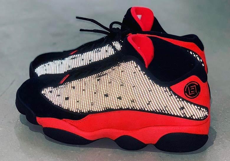 鞋底可以发光的球鞋,你的球鞋会变色吗