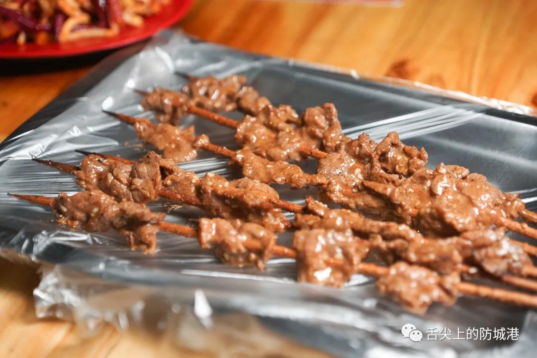 老板娘，生牛五成熟，果酱刷多一点