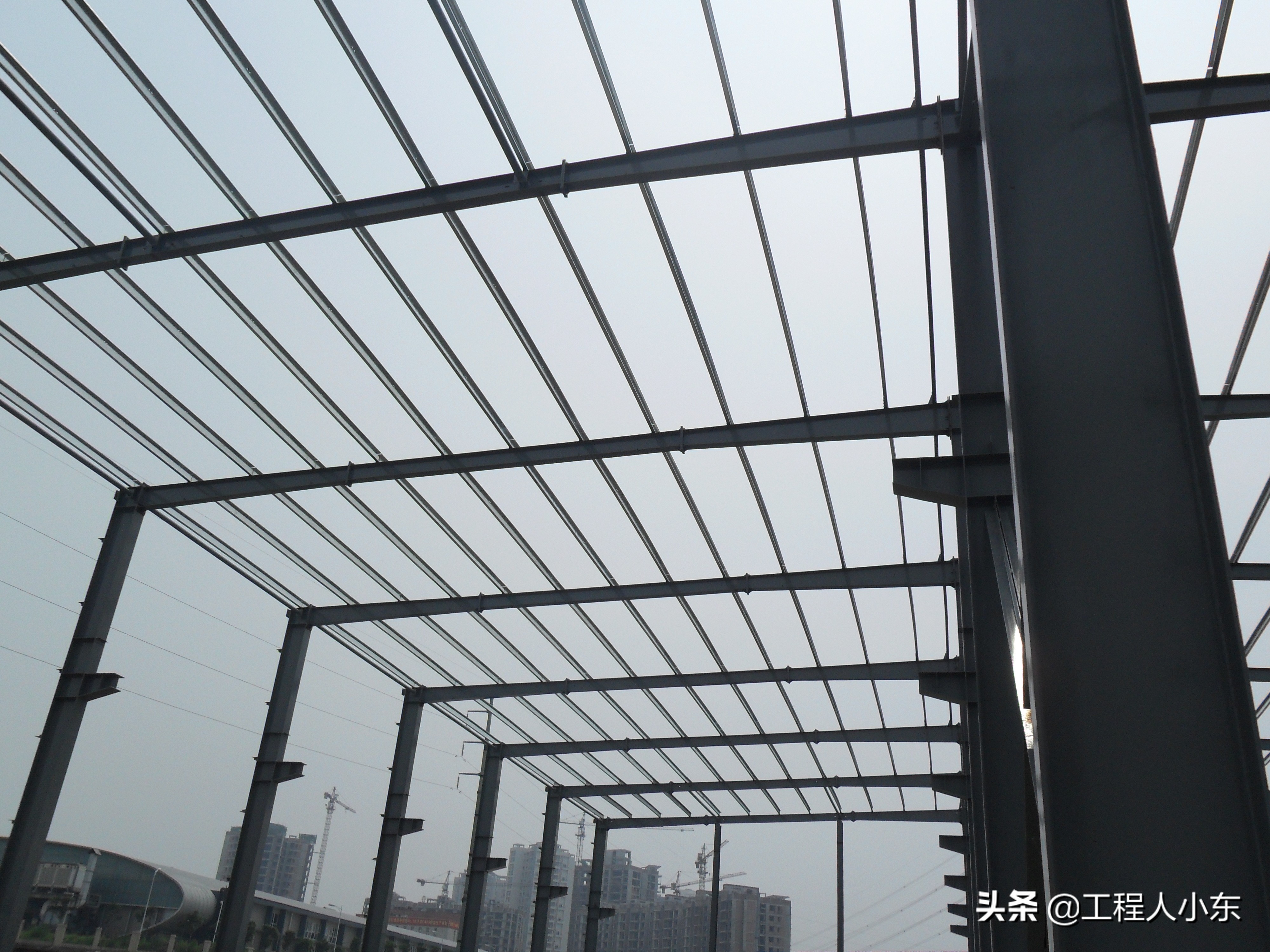 讲解钢结构厂房图,钢结构厂房基础施工动画演示