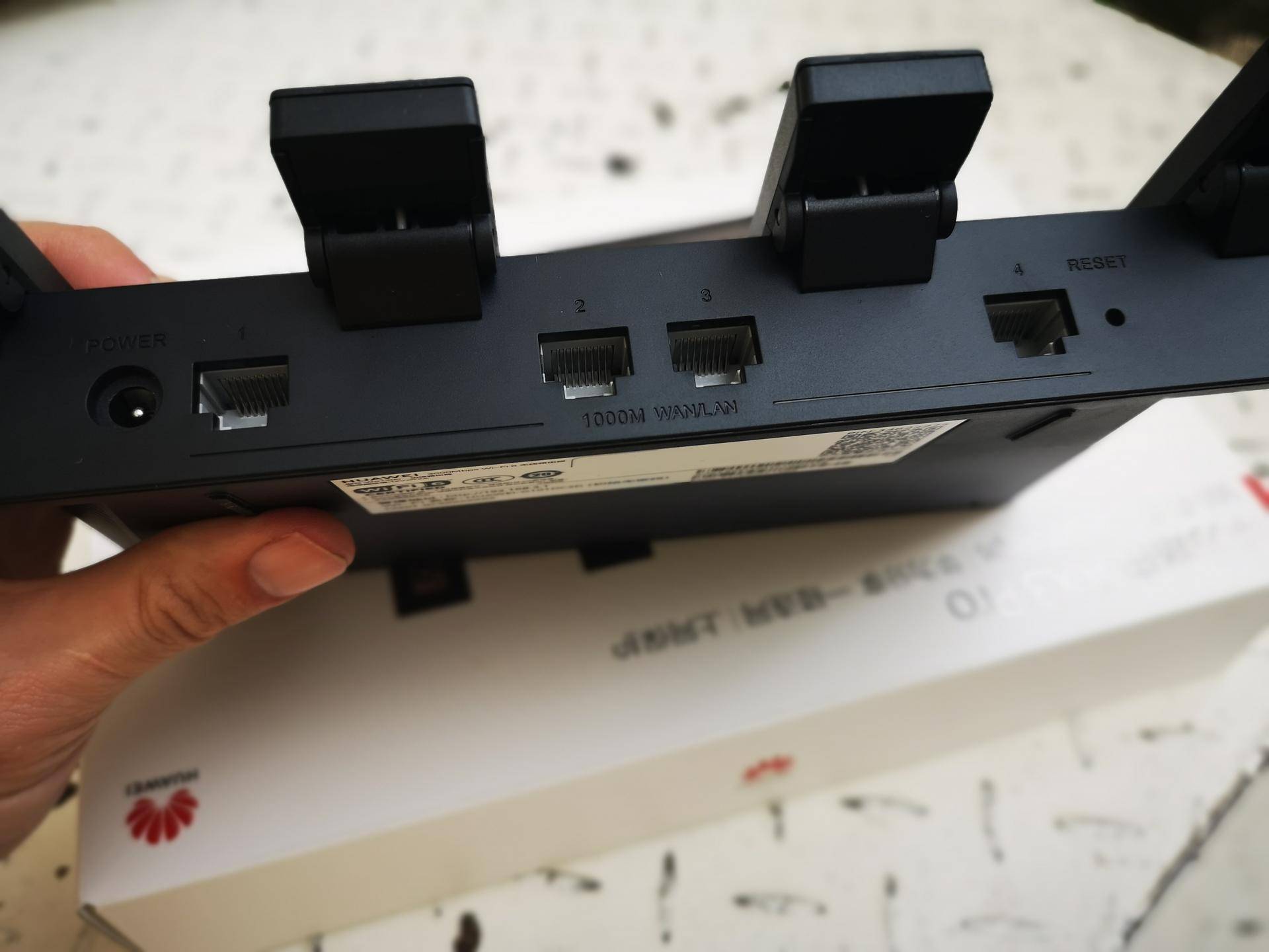 wifi6路由器和5g路由器哪个更快,华为路由器ax3wifi6评测