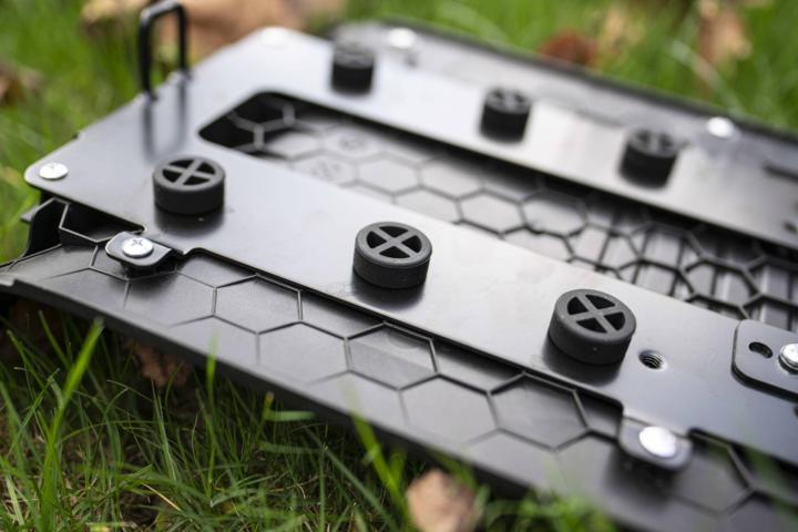 大灯炫酷有型,九号e100大灯效果