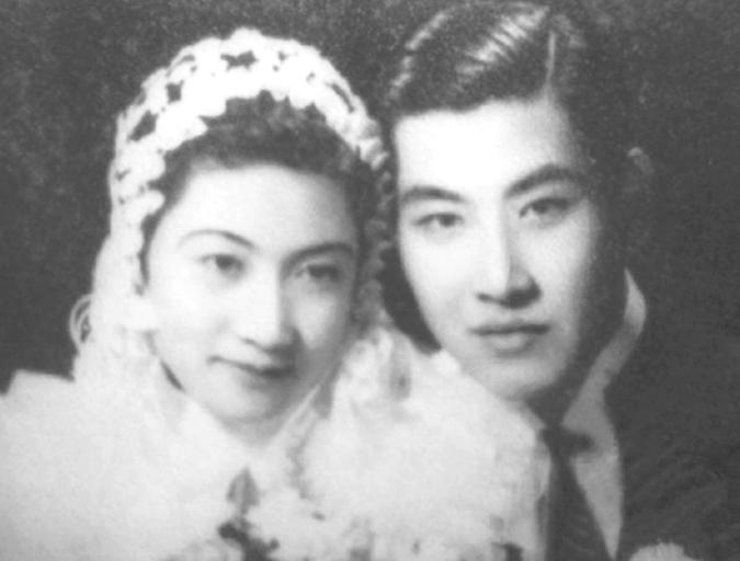 戴望舒:诗很浪漫,三段婚恋却被吐槽无趣,两次试图自杀都没挽回