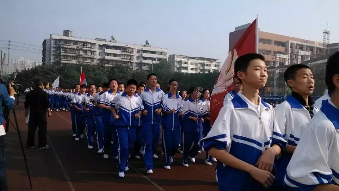 走近名校视频,川大附中博士班