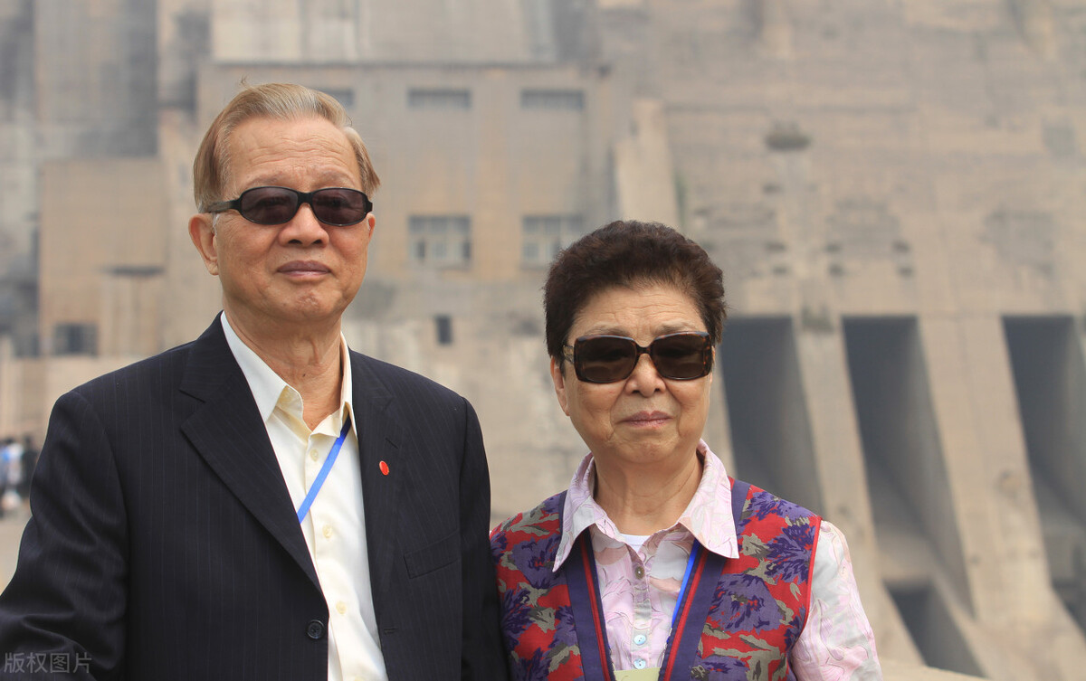 老公异地出轨我该怎么处理,面对丈夫出轨如何自救小说