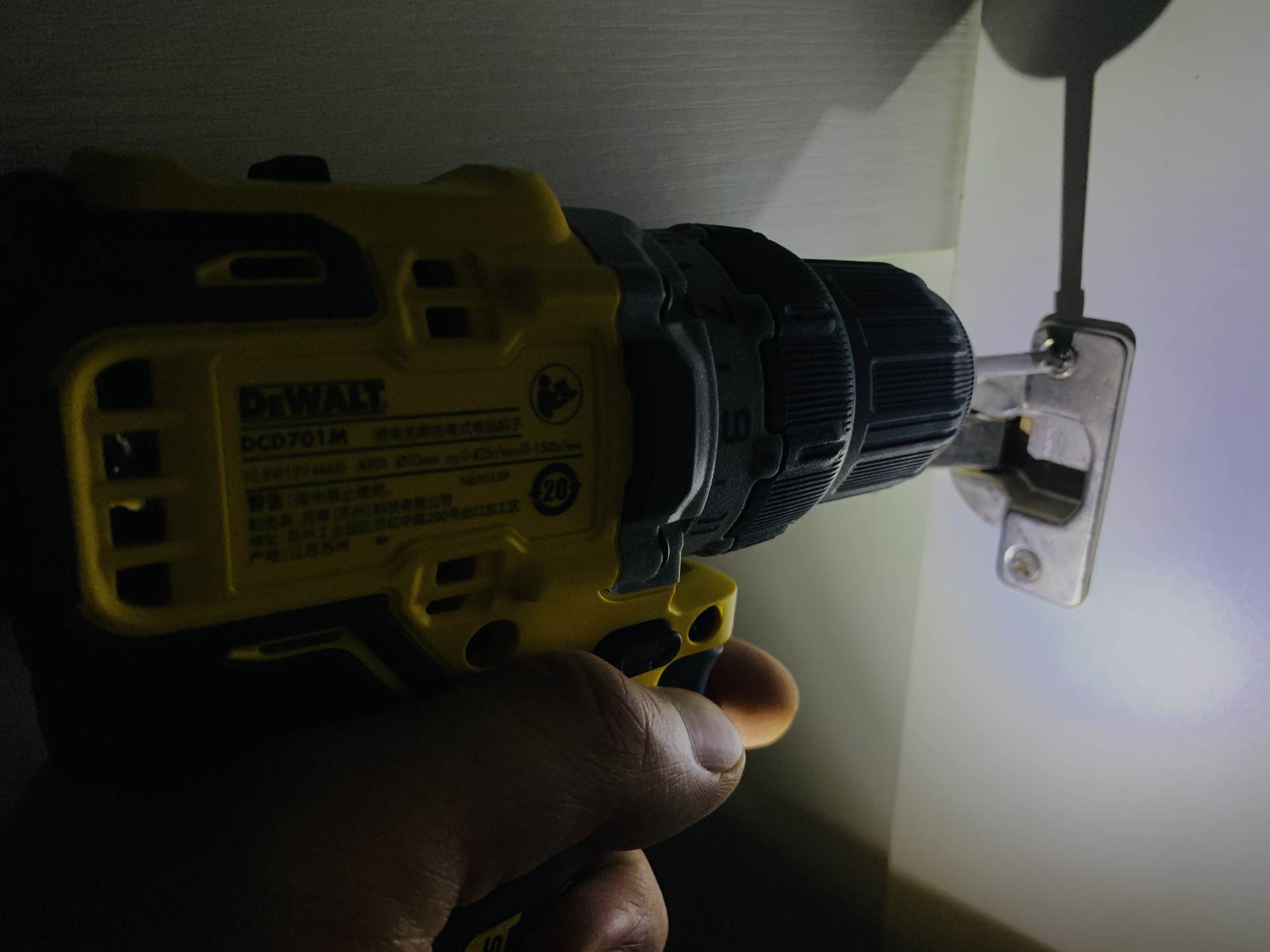 得伟锂电钻哪个型号的好,得伟dcd999锂电钻