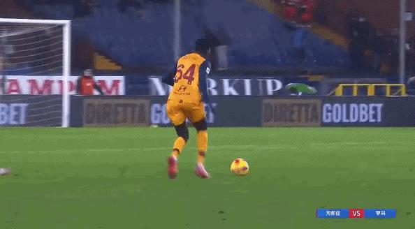 1月的他在加纳高中踢球；11月的他在慕帅麾下替补出场，一战成名