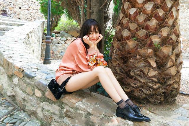 讨厌你闷热的刘海了吗，不妨改变一下它