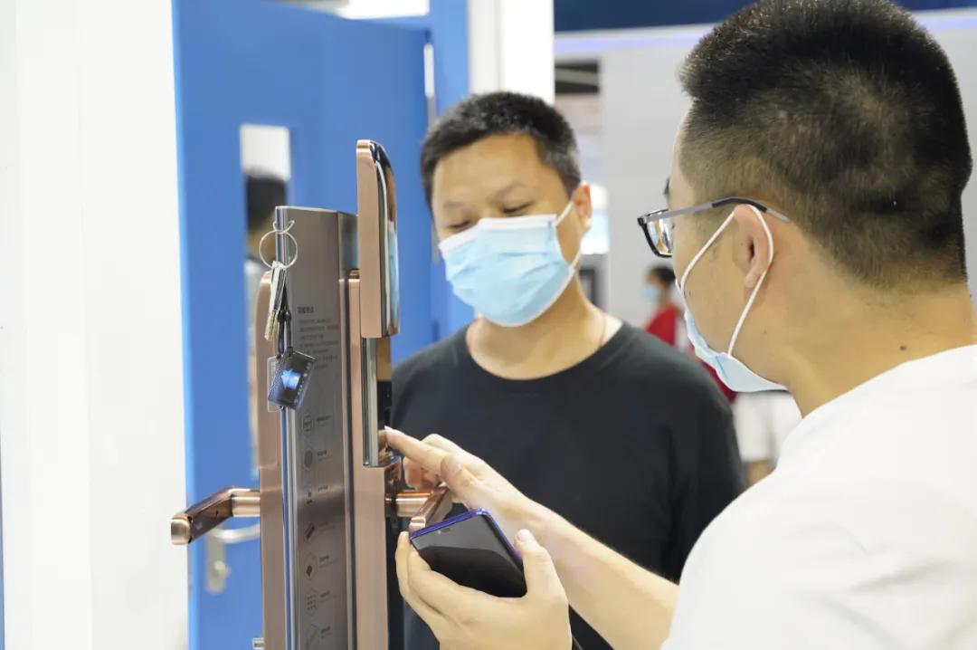 美心木门2023年展会,2021年美心广州门窗展会