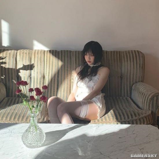 坏坏的动作惹人怜爱韩国美女游戏up主godlita