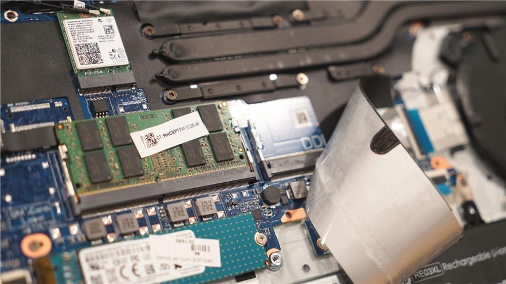 mx250满血版和残血版,惠普战66六代2023酷睿游戏测评