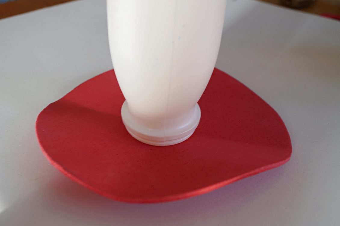 元宵节冰墩墩拿着小灯笼手工制作,能点灯的元宵节手工兔子小花灯