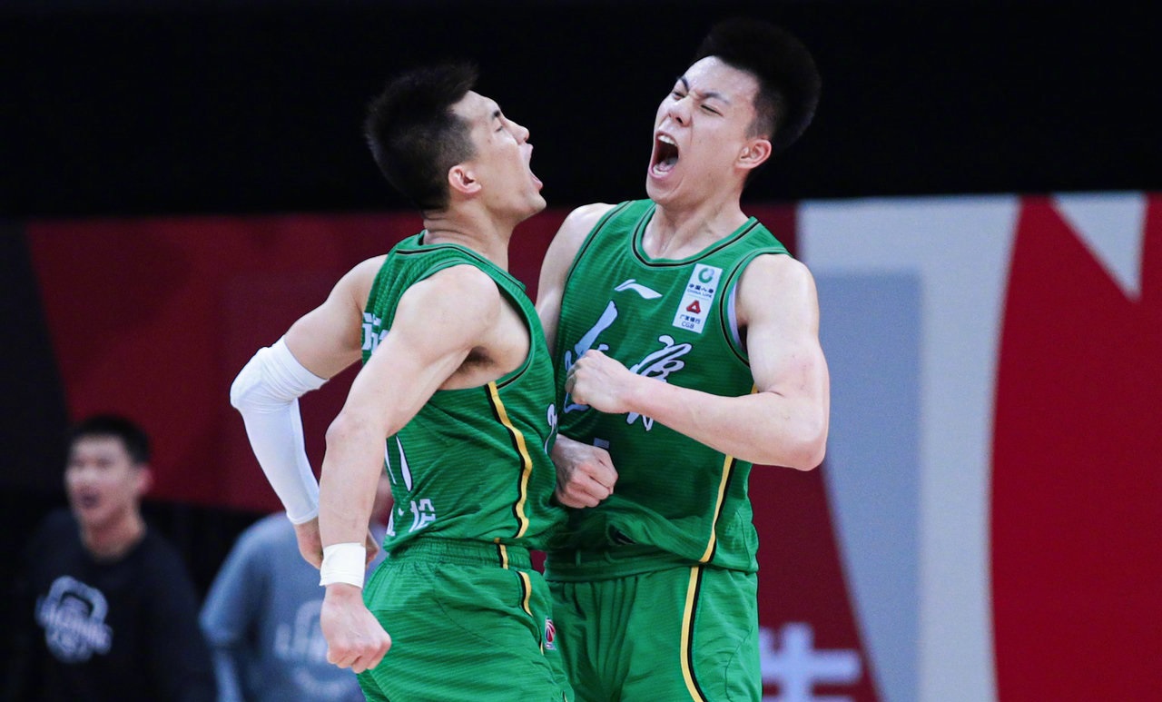 郭艾伦现在为什么不用穿李宁球鞋,郭艾伦球鞋事件缺席了几场比赛