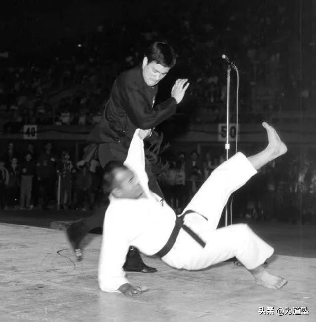 格斗界举足轻重的人物评价李小龙,史泰龙回忆李小龙的功夫有多厉害