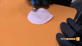 “太惊艳！一枝枝糖花在蛋糕上盛开！”来自昆明饭店的这位西点烹饪大师，牛！