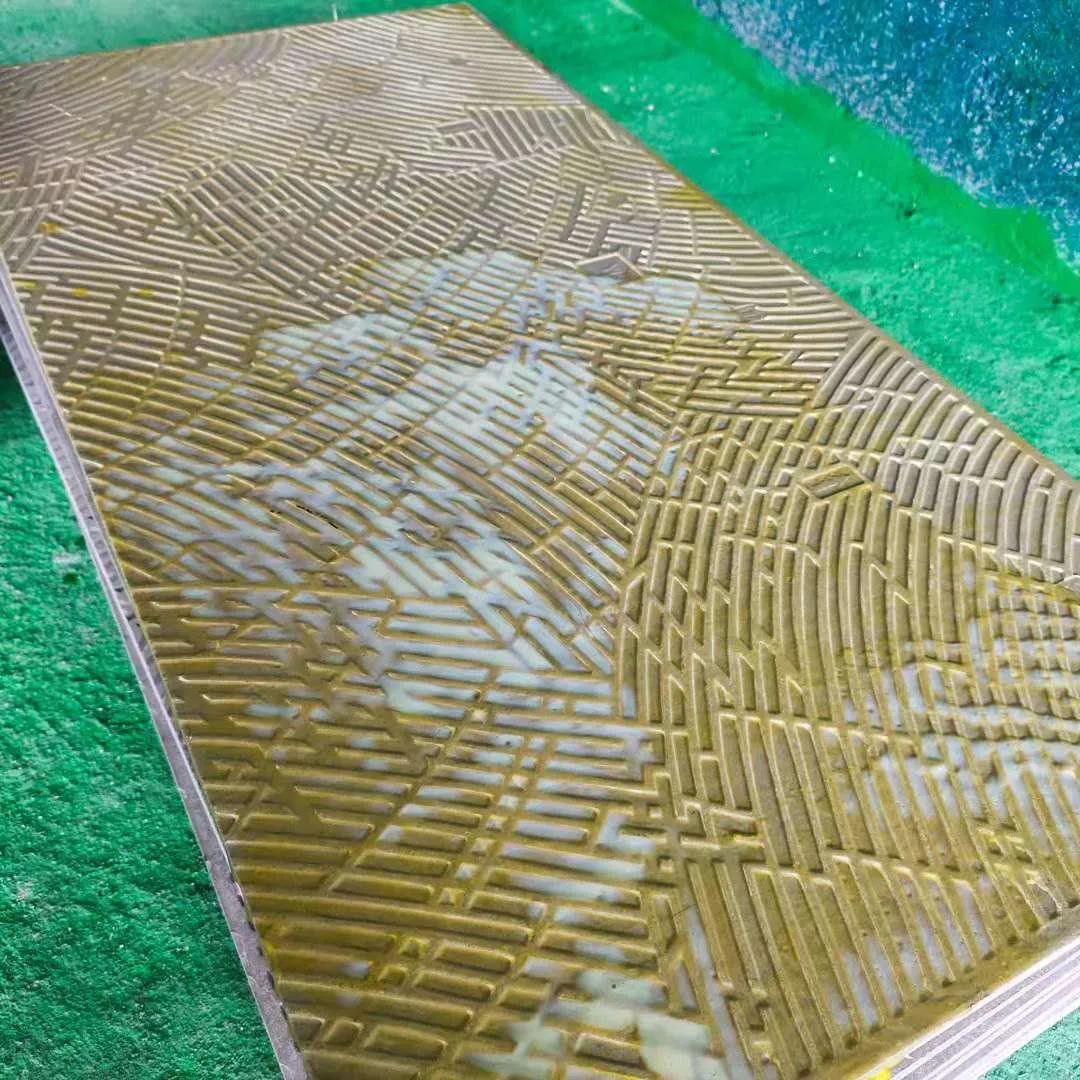 用瓷砖胶贴瓷砖要不要刷背胶,使用瓷砖胶的正确方法