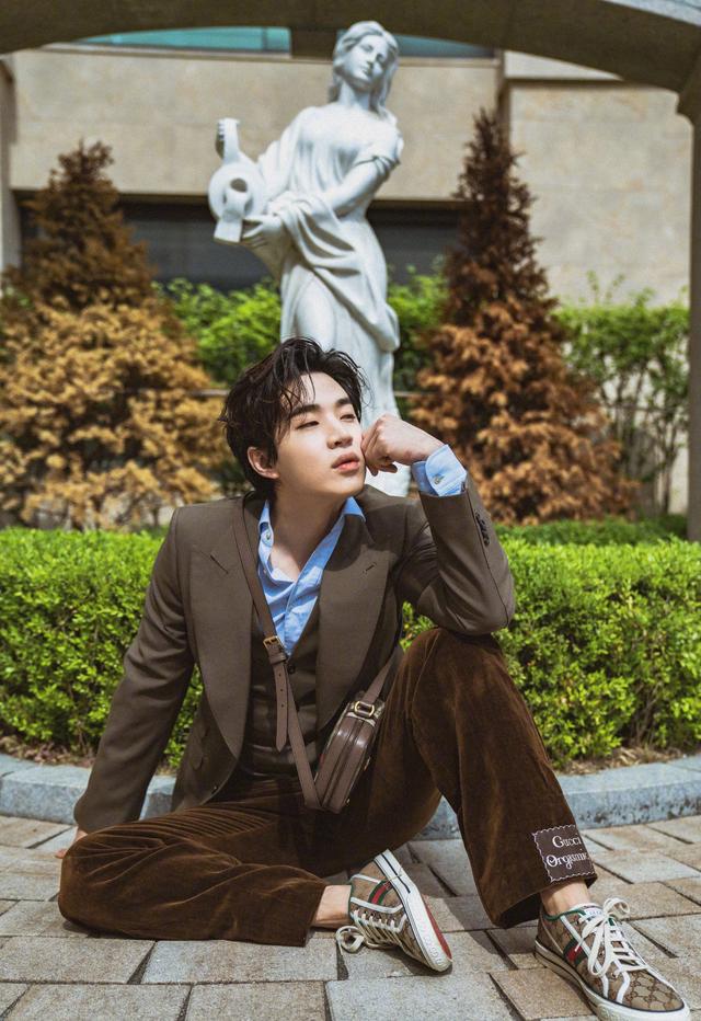 Gucci手袋才是年度百搭单品？毕雯珺、刘宪华、张云龙都最爱它