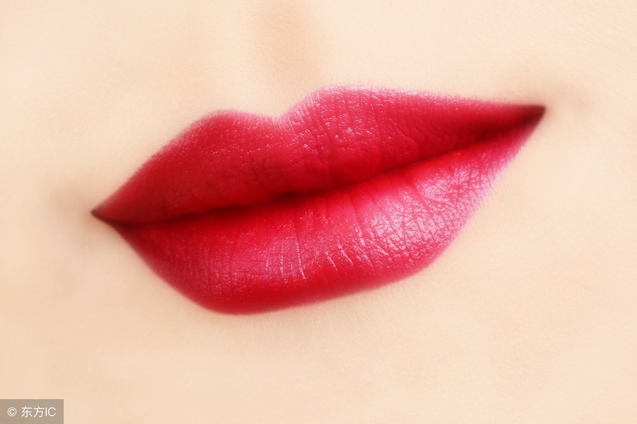 新手学化妆必备品和步骤,新手化妆的正确步骤顺序