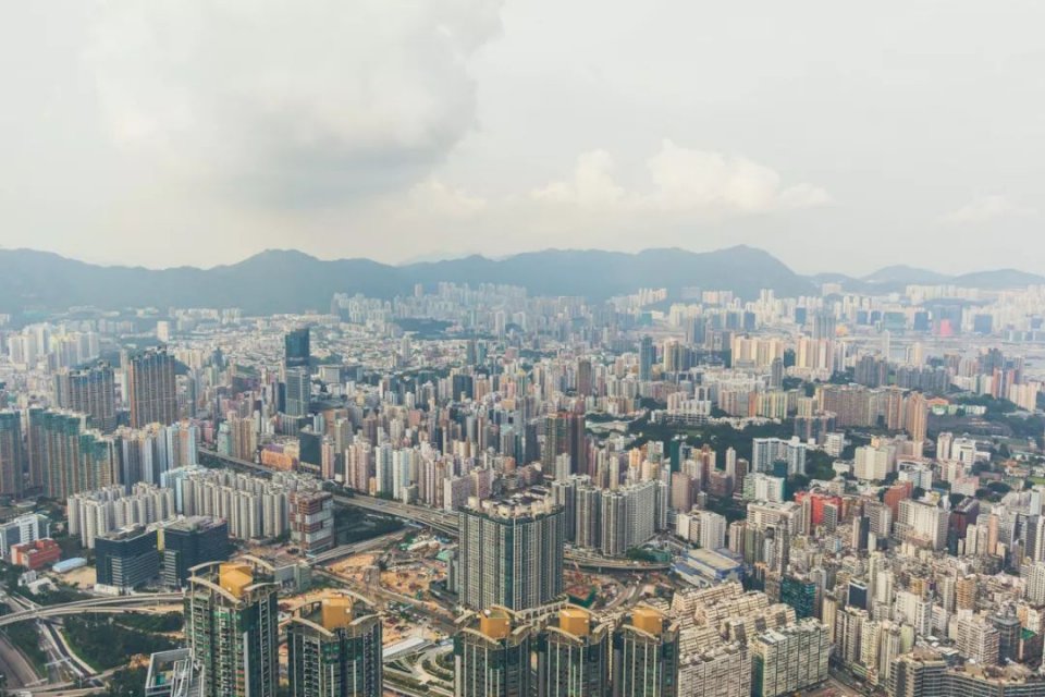 漫步香港街头感受港岛风景,逛整个香港要多长时间