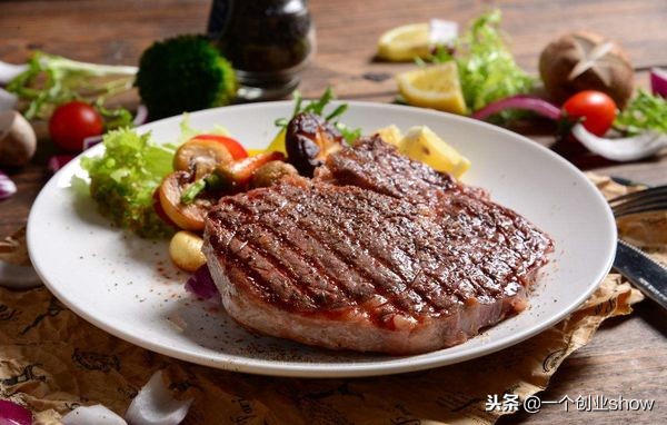 一家牛排店一天能赚多少钱,牛排店的牛排怎样才可以吃回本