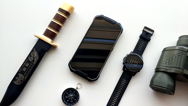 120%xIP68+6000mAh,影视作品中,军方专用手机的原型