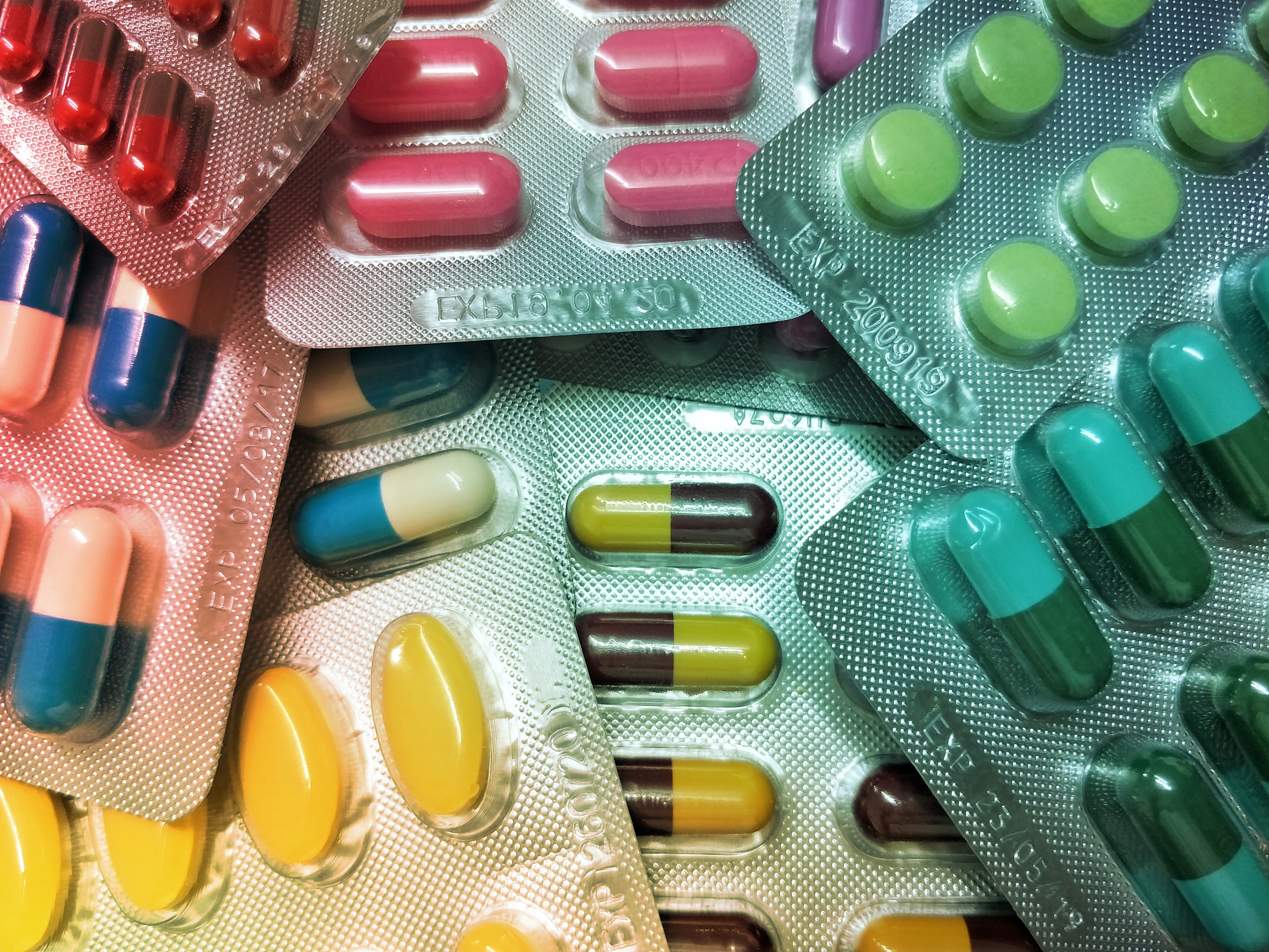 药企股票大涨,药企每年都会涨工资吗