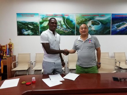 足球丨马里转会深圳!国少负韩国国少!主帅鼓励球员