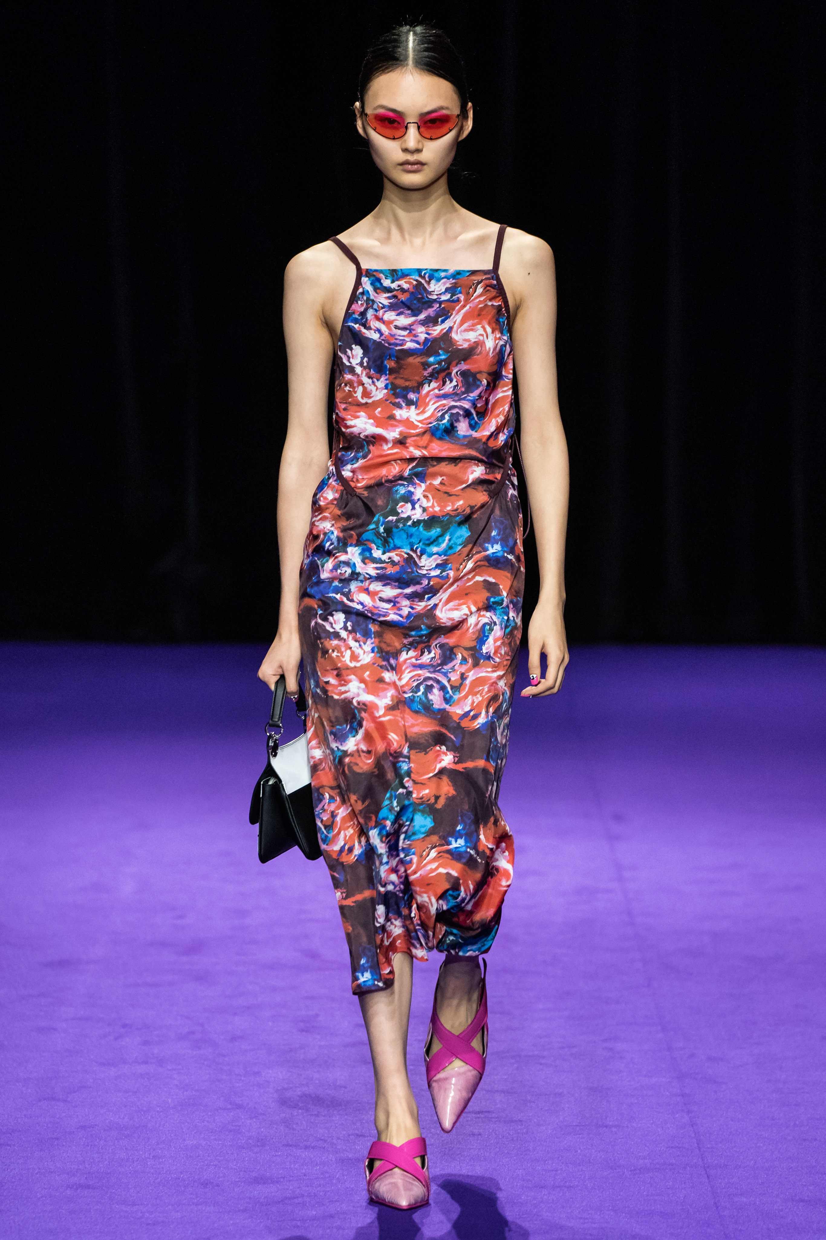 巴黎时装周kenzo,kenzo穿出时尚感