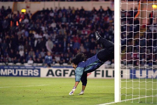 足球守门员伊基塔的蝎子摆尾,伊基塔足球视频完整版