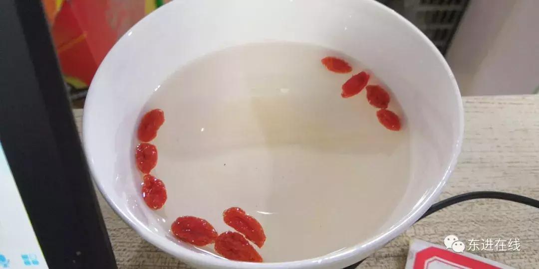 黑枸杞什么时候吃最合适,黑枸杞怎样吃简单又营养