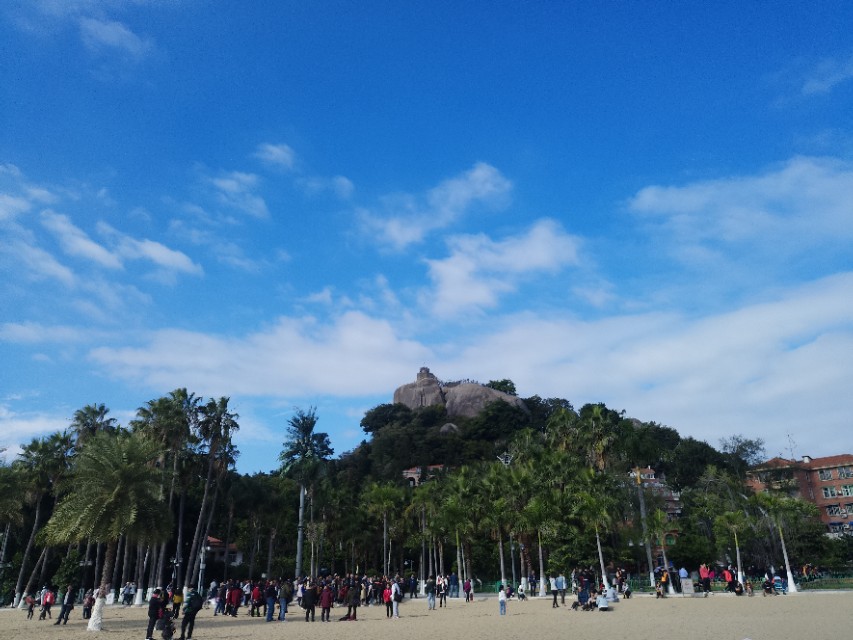 厦门人穿拖鞋短袖,厦门人冬天的穿着