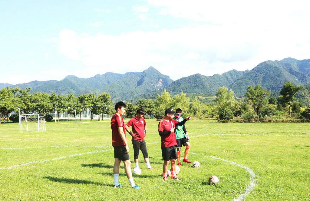 2018青少年足球夏令营上海分营,小足球大梦想