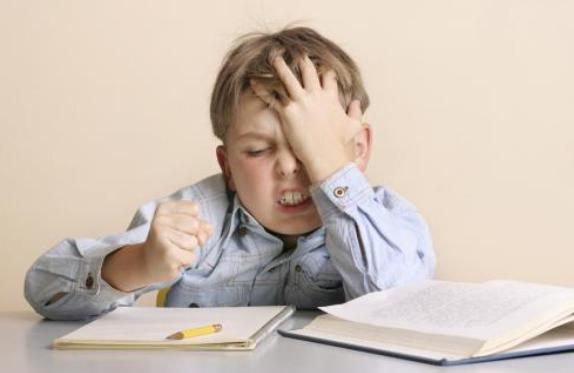 孩子胆小怕事父母该怎么办,胆小怕事怕被人打不敢还手