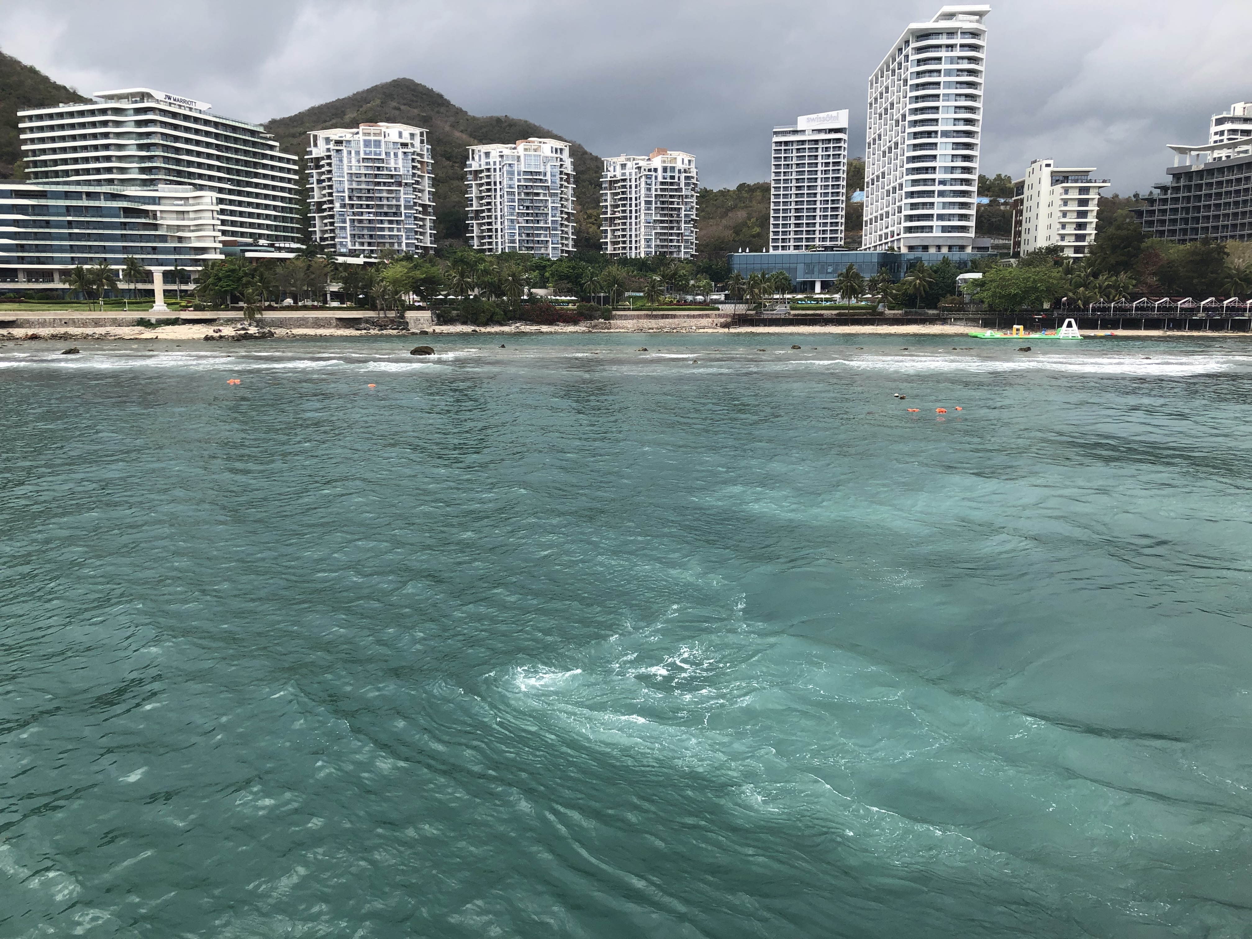 三亚天涯海角游艇海钓,三亚红塘湾机场海钓怎么去