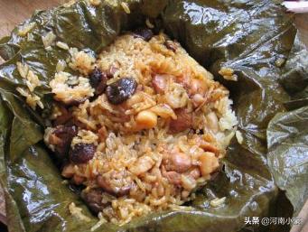 安徽小伙摆摊卖菜盒子7元一个,小伙子卖韭菜盒子