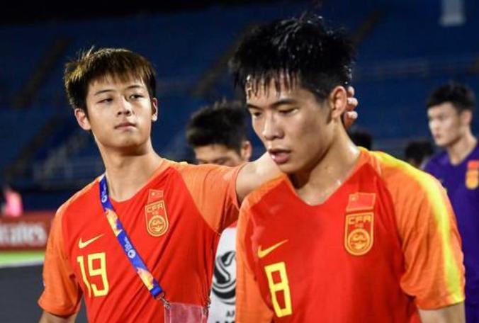 耻辱8连败！一波0-4让中国男足遭64脚吊打：21岁新星成唯一遮羞布