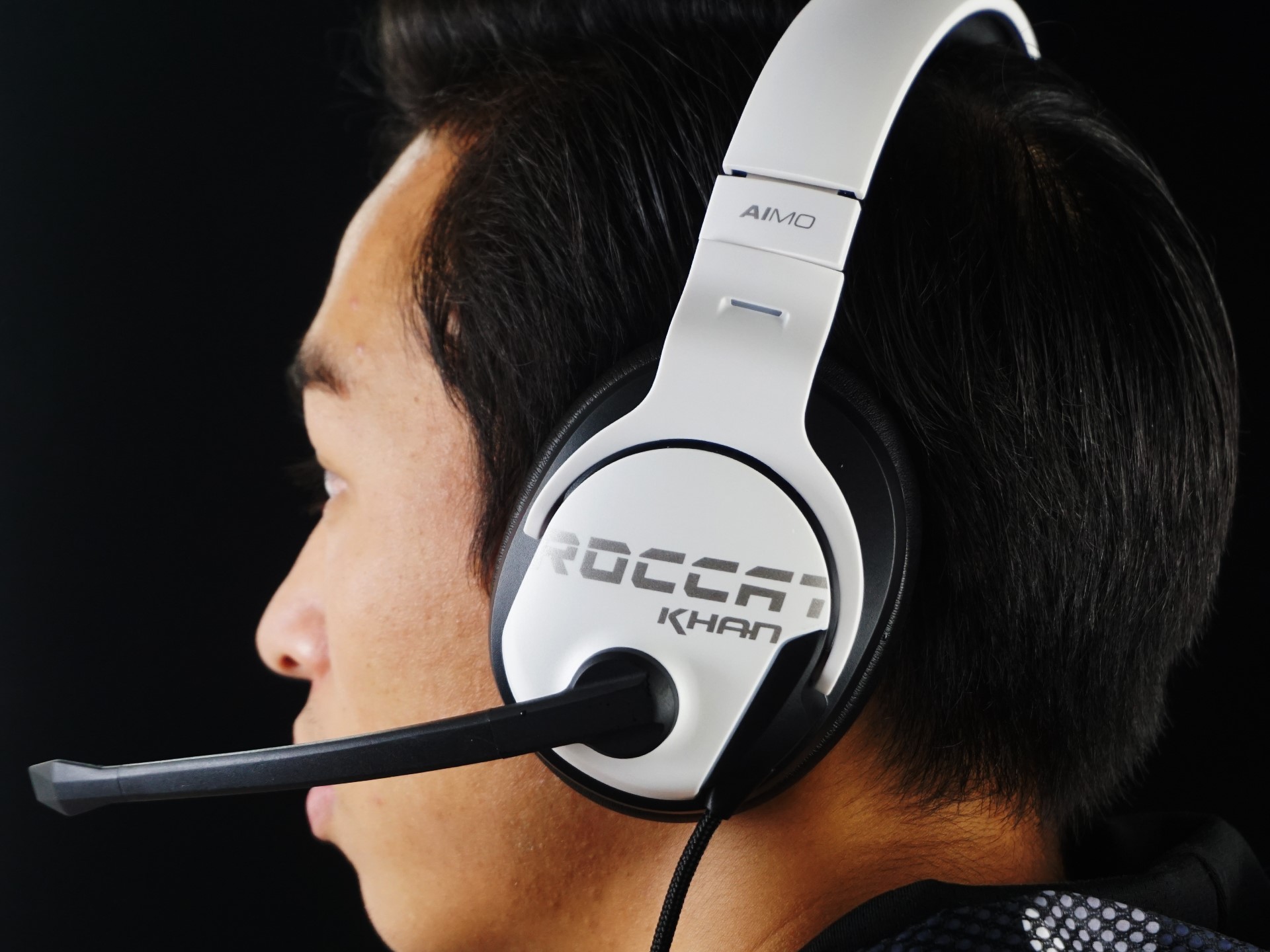 除了价格高点冰豹这款游戏耳机真的很不错