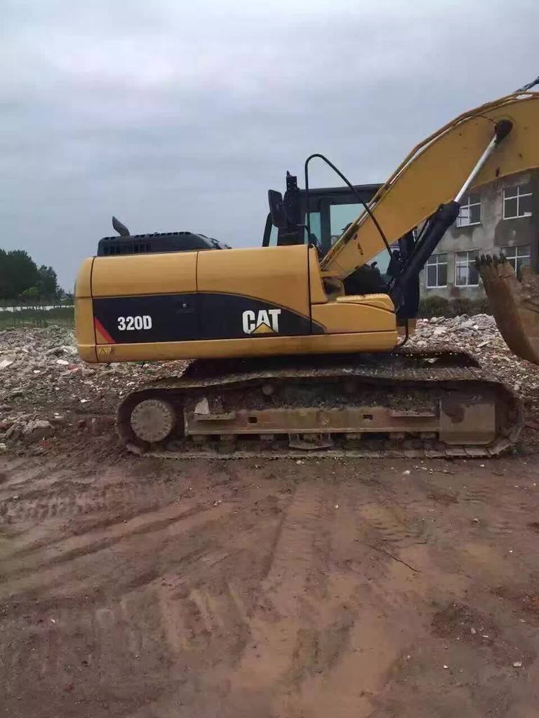 新手如何入行二手挖机,投资一台二手挖机一年能赚多少钱