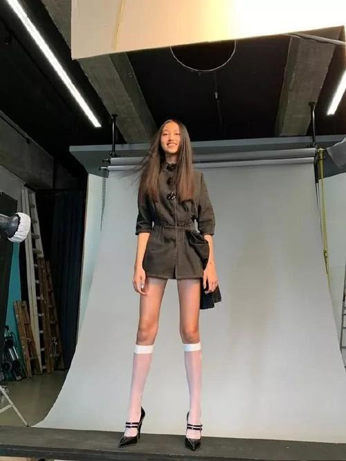 任达华12岁女儿身高多少,任达华女儿气场不输妈妈