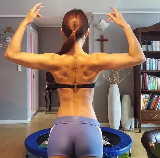 26岁健美冠军小腿静脉爆裂,22岁小伙健身过猛导致内脏撕裂