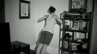 最简单的俯卧撑健身动作,简单有效俯卧撑练下胸