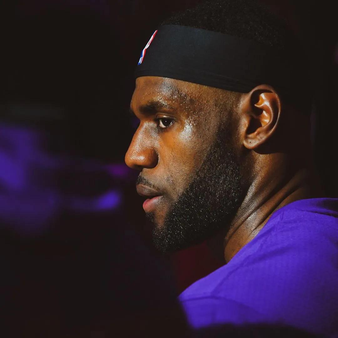 詹黑的两招，19种方法，人红是非多