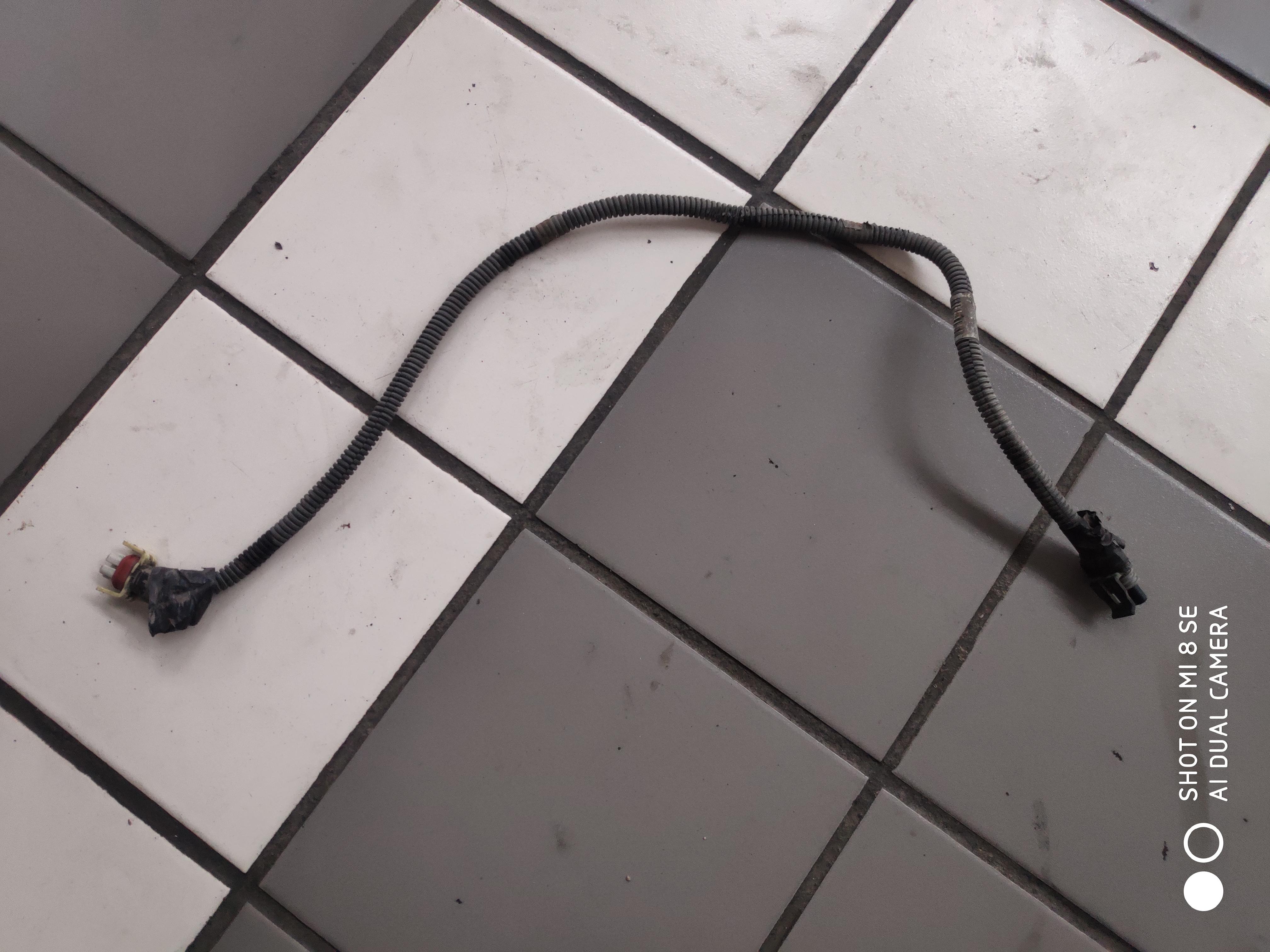 abs故障灯亮车子会出现什么情况,abs故障灯亮了一般都是怎么回事