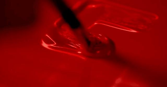 哪种颜色的口红适合夏季 (阿玛尼口红哪个颜色适合夏季)