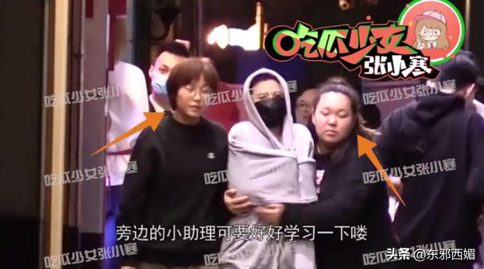 当众踹别人一脚犯法吗,当众踹人违法吗