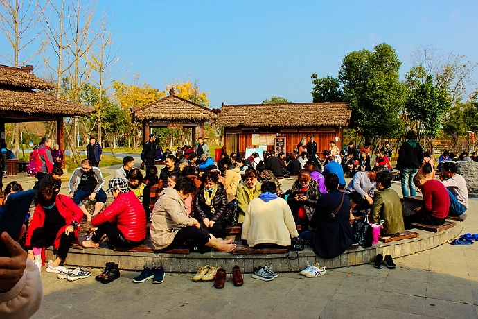 汤山温泉度假好去处,汤山有免费温泉泡脚吗