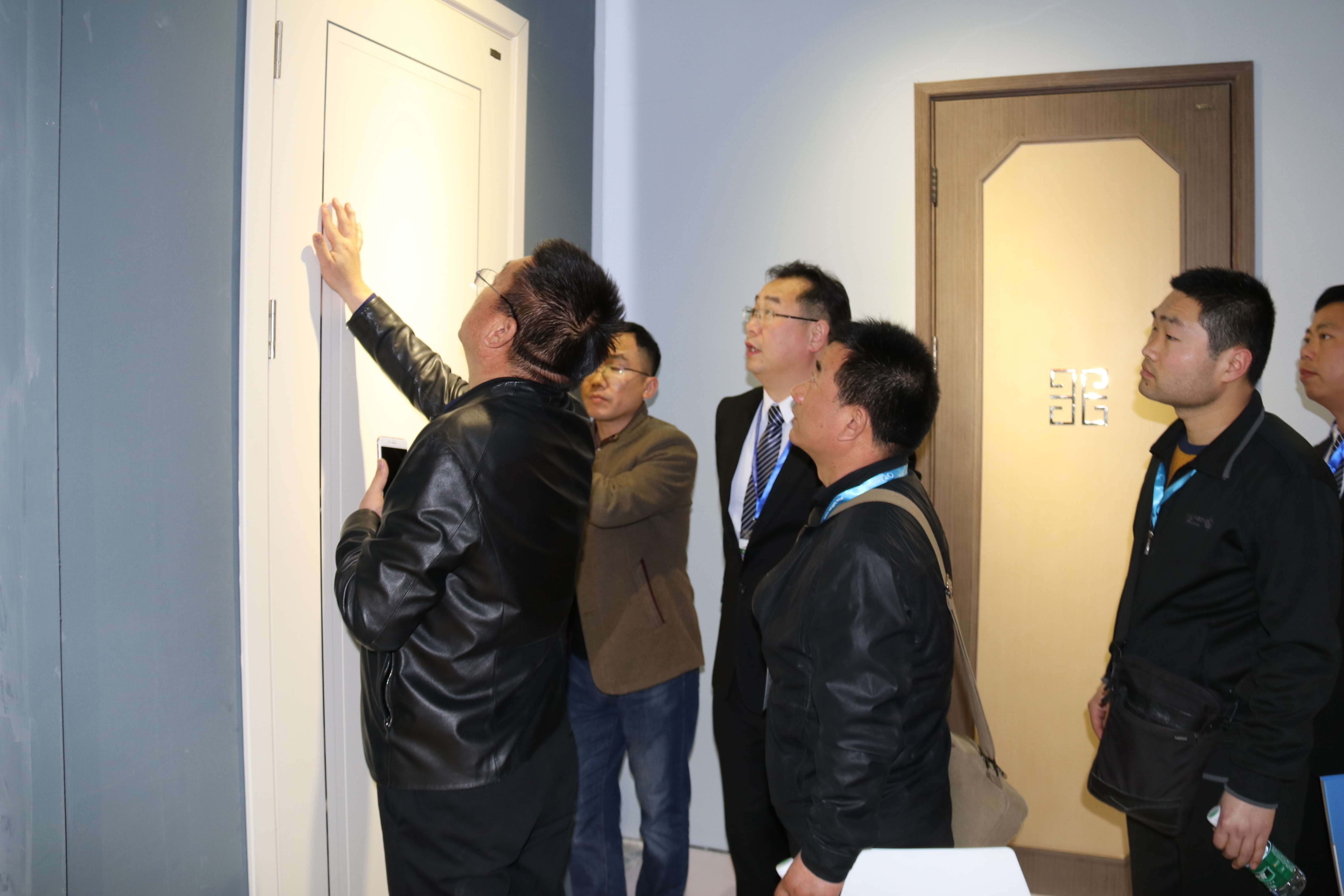 世纪王牌木门的新款,北京国际木门展