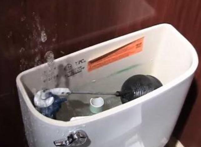 马桶漏水最简单的解决方法,马桶漏水找谁靠谱