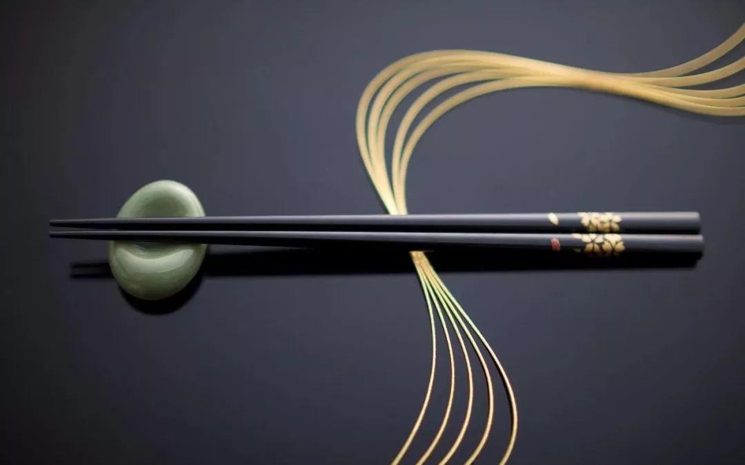 筷子是苏妲己发明的吗,妲己发明筷子的故事