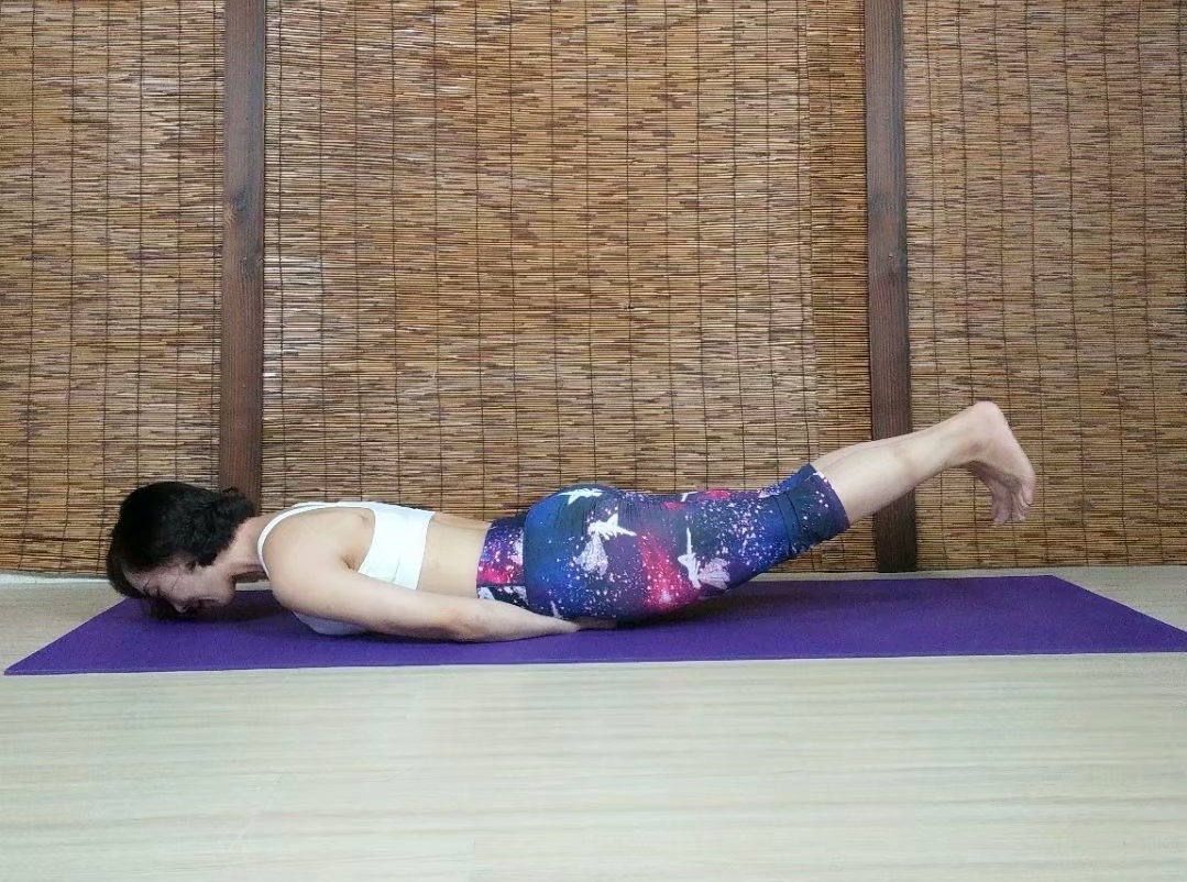 骨盆前移调理方法图解,骨盆前移运动